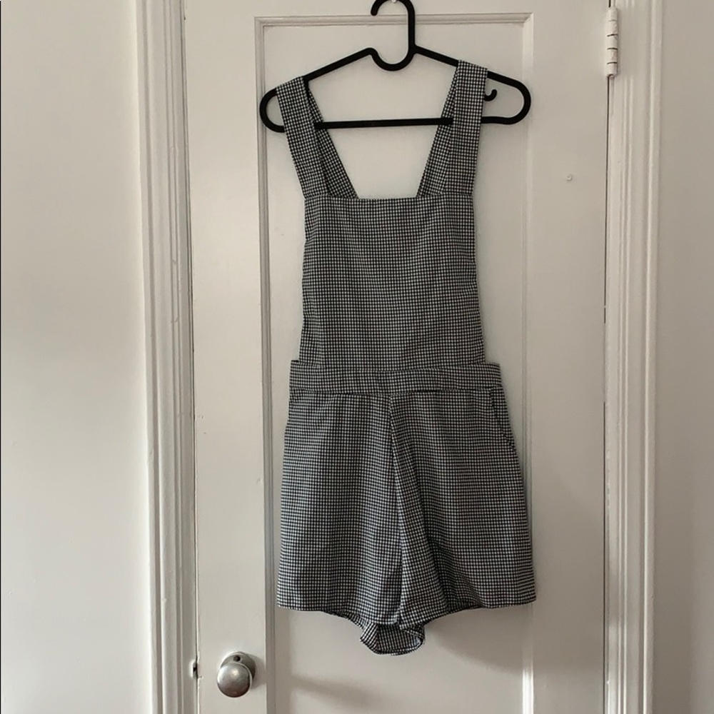 Romper with pockets